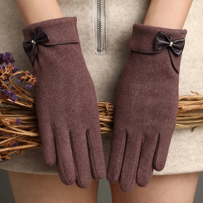 Bow-Tie Winter Gloves