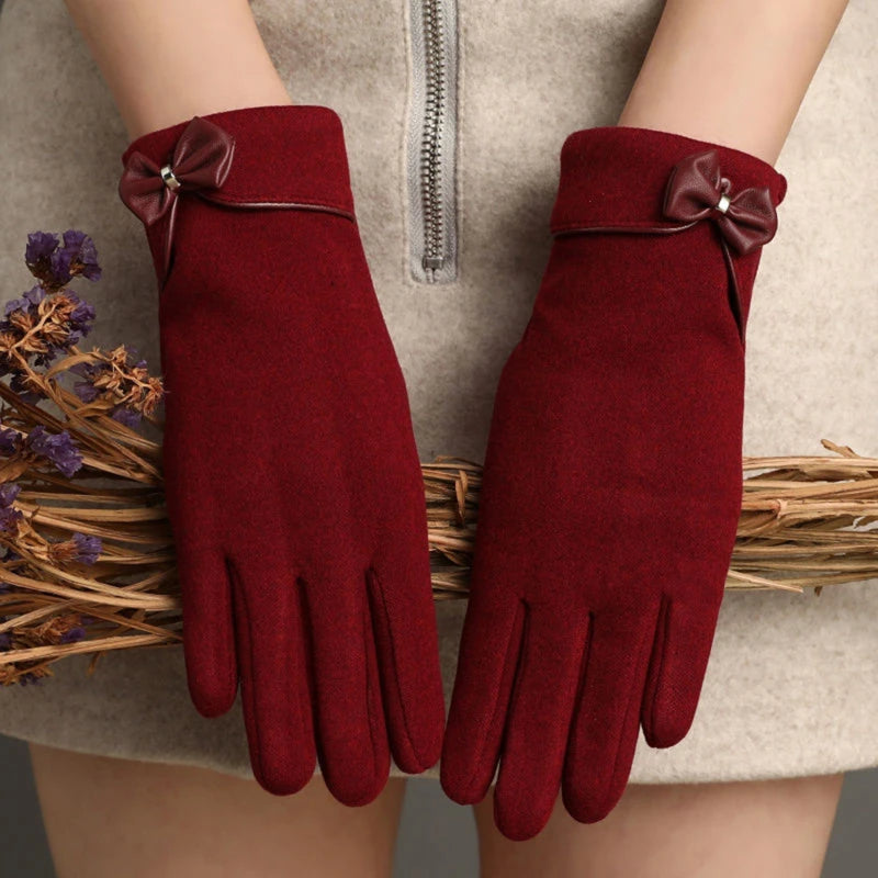 Bow-Tie Winter Gloves